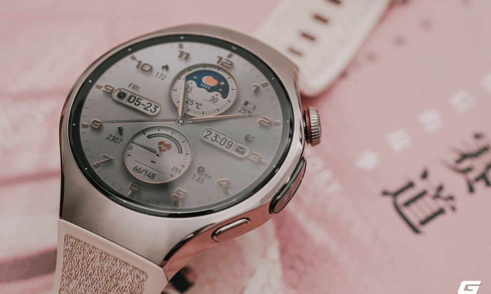 Huawei Watch 5 vs Apple Watch Series 10: Bạn chọn smartwatch phù hợp với điện thoại hay phù hợp với chính mình?