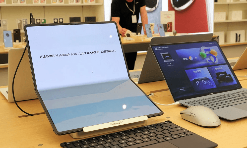 Laptop gập giá ngang Honda SH nhưng vẫn dùng chip thế hệ cũ: Dấu hiệu Huawei đang gặp vấn đề nghiêm trọng?