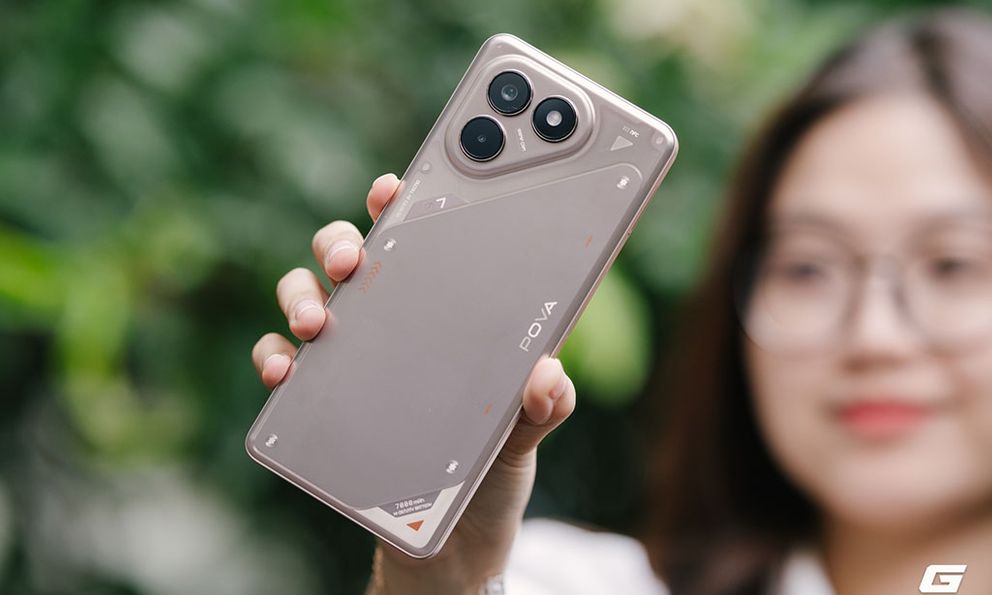 Trên tay điện thoại giá chỉ hơn 3 triệu đồng nhưng thiết kế độc lạ, pin 7.000mAh, chơi mượt PUBG Mobile