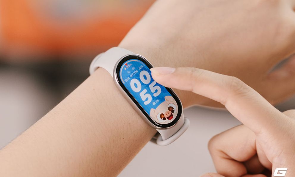 Đang dùng smartwatch, Xiaomi Band 10 khiến tôi phải 
