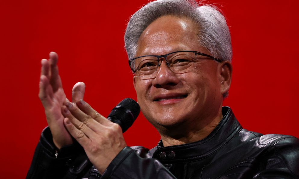 Vượt mặt Apple và Microsoft, NVIDIA vừa vươn tới một kỷ lục chưa có công ty nào làm được