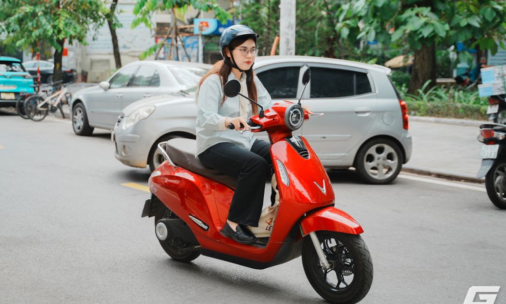  Người dùng phổ thông bắt đầu chuyển sang xe máy điện: Giải pháp tiết kiệm hay khởi đầu cho thay đổi lâu dài? 