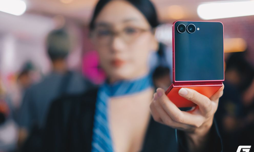 Chiếc điện thoại nhỏ gọn giúp bạn “cân bằng nhịp sống” nhờ Gemini & Galaxy AI