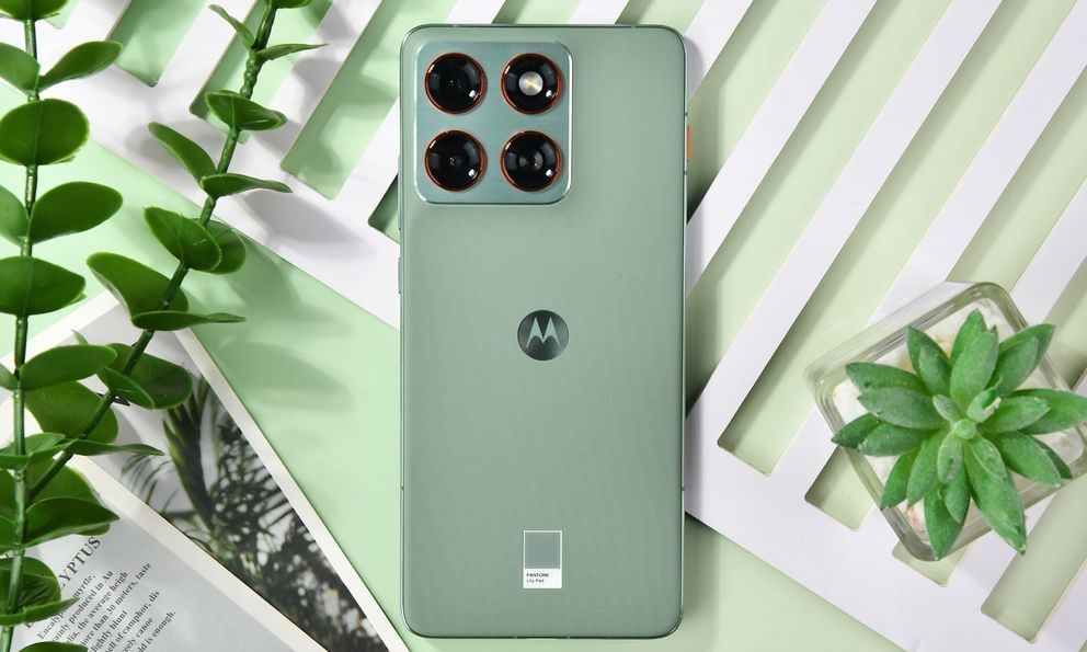 Motorola mà mang máy này về Việt Nam thì bán cực chạy: Chip Snapdragon, pin gấp rưỡi và camera 