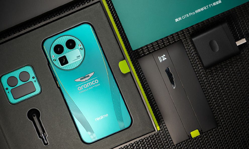 realme GT8 Pro có thêm bản Aston Martin giới hạn dành cho fan F1: Màu ngọc lam, nút nguồn neon, camera 200 