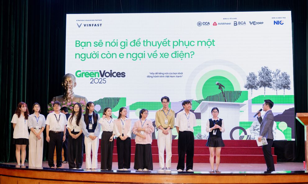 Lan tỏa tiếng nói xanh cùng Green Voices tại điểm trường Học viện Ngân hàng