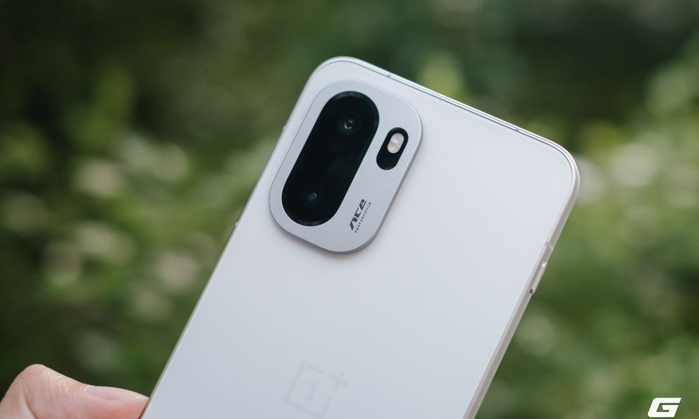 Điện thoại Snapdragon 8 Elite, pin 7.800mAh giá rẻ nhất: Thiết kế đẹp, có cả tính năng của máy 30 triệu, tới Xiaomi cũng phải dè chừng