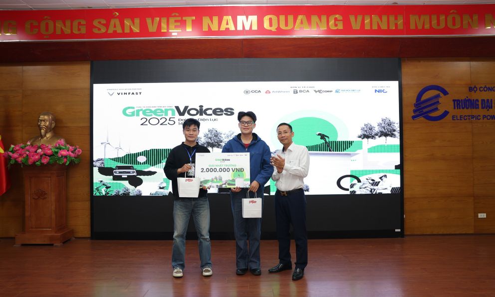 Sinh viên Đại học Điện lực mong muốn gì ở xe điện? Chia sẻ từ quán quân cuộc thi hùng biện và sinh viên theo dõi chương trình