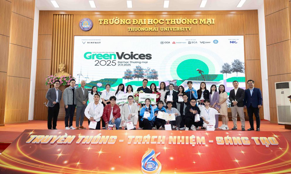 Một buổi sáng đầy nhiệt huyết Chuyển đổi xanh cùng Green Voices tại trường Đại học Thương mại
