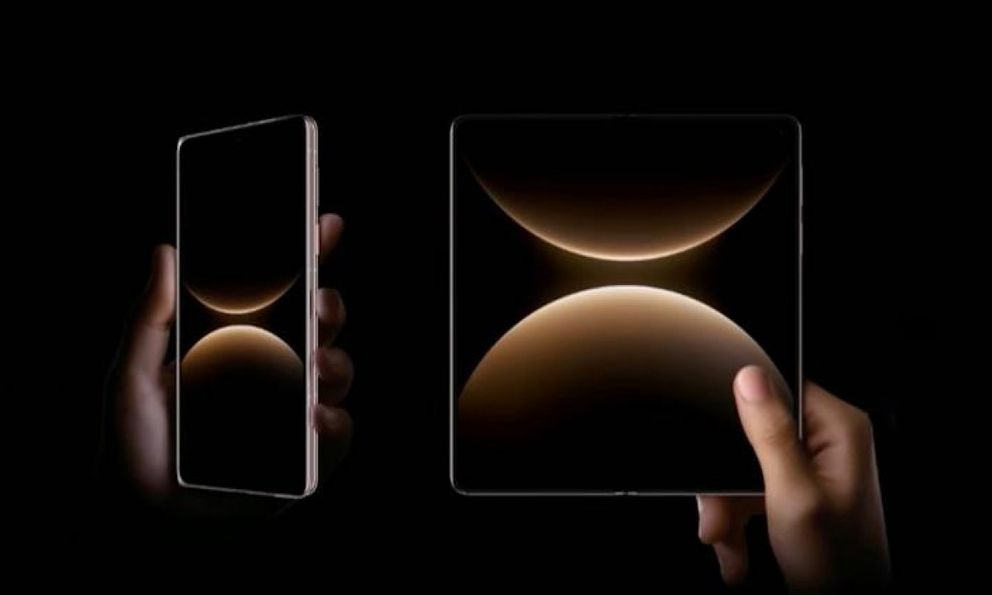 Huawei Mate X7 ra mắt: Thiết kế mỏng nhẹ nhưng vẫn chưa bằng Galaxy Z Fold7, chip Kirin 9030 Pro, giá gần 50 triệu
