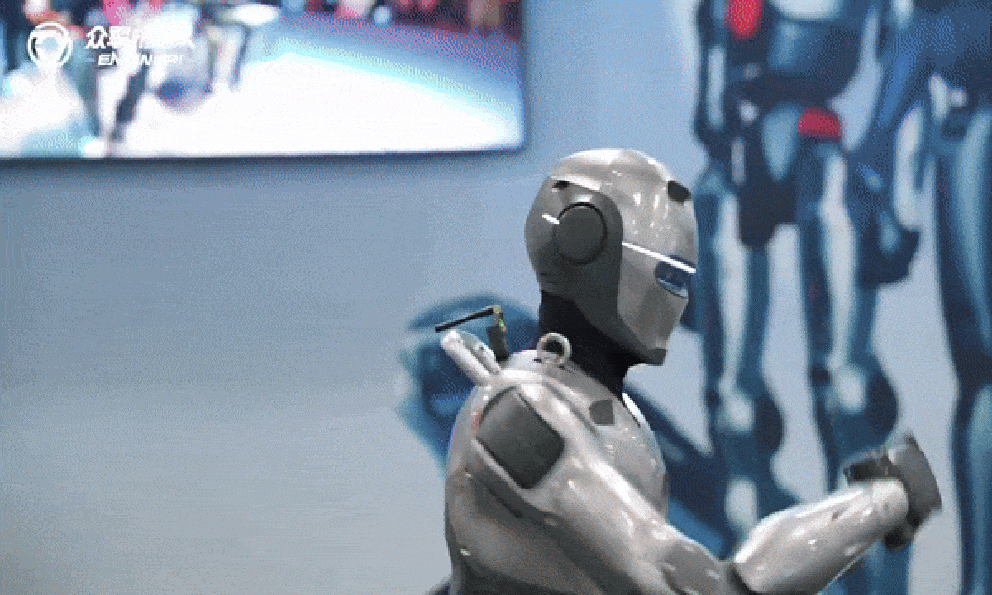 Trung Quốc giới thiệu robot đầu tiên trên thế giới được tạo ra để đấm nhau, đến cái tên cũng lấy cảm hứng từ 