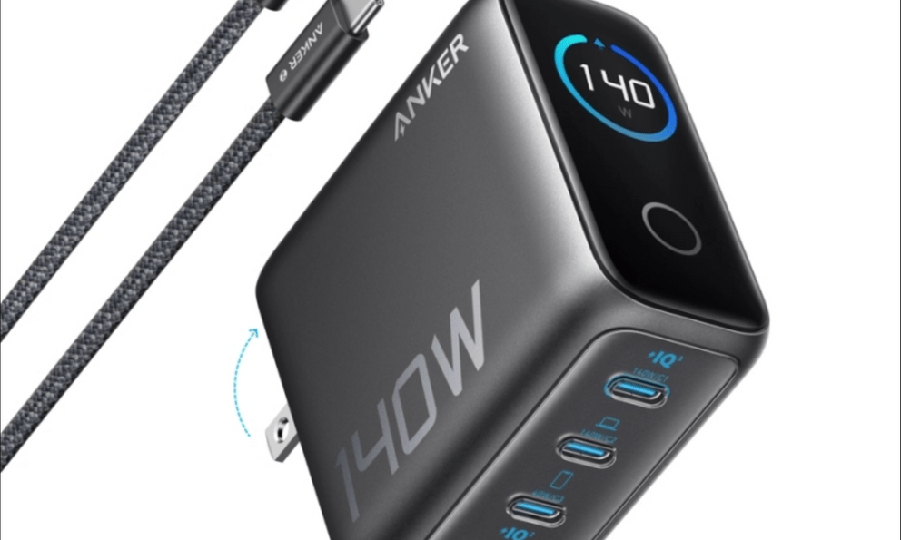 Đây là bộ thiết bị sạc đang được các tuyển thủ sử dụng tại giải vô địch PUBG Mobile 2025