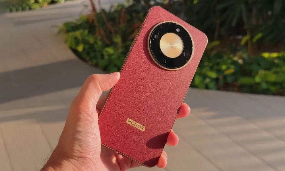 Người dùng Việt săn lùng điện thoại pin 8.300mAh mới ra mắt này