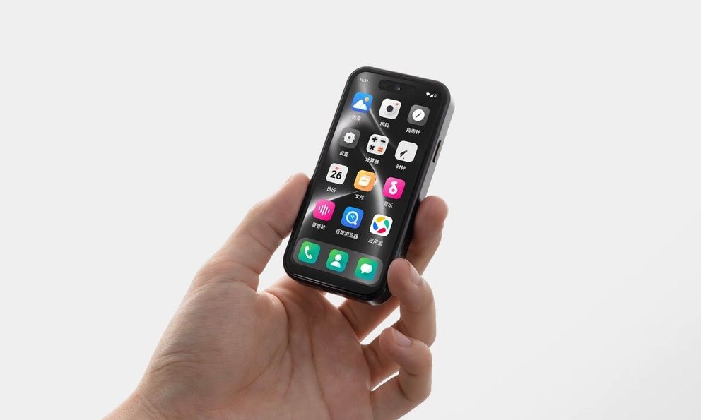 Điện thoại Android mini hãng lạ chỉ 4 inch, thiết kế đẹp, cấu hình khá, pin 3000mAh dùng thoải mái 2 ngày, ở Việt Nam giá tầm 3 triệu