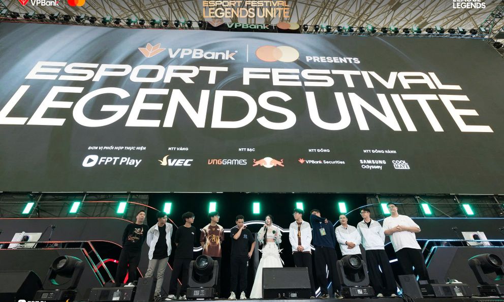 Faker và T1 khuấy động lễ hội eSports lớn chưa từng có tại Việt Nam