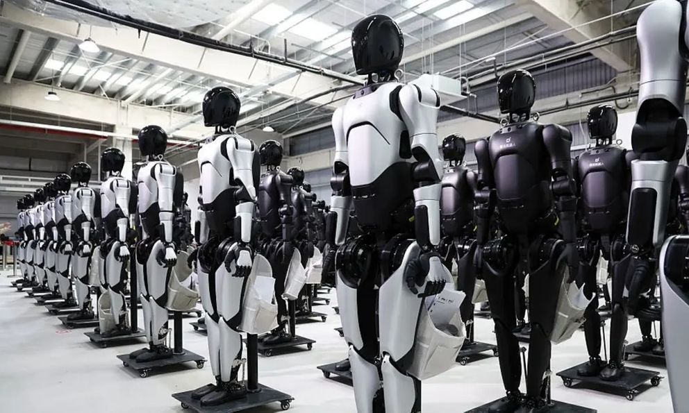 Trung Quốc ra mắt dịch vụ cho thuê robot hình người để làm việc, kể cả ma chay cưới hỏi...