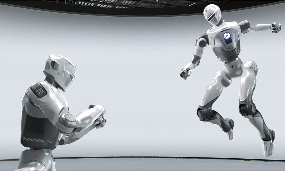 Robot hình người EngineAI ra mắt tại CES 2026 với màn trình diễn mạnh mẽ, gây tranh cãi và hút chú ý toàn cầu