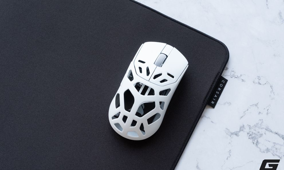 Trải nghiệm Corsair Sabre v2 Pro Wireless MG: Khung magie 