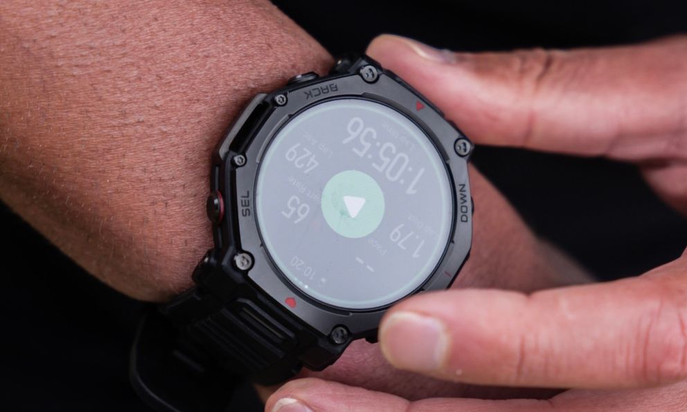 Đồng hồ thể thao siêu bền cho người tay nhỏ, pin 17 ngày, giá 9,99 triệu đồng