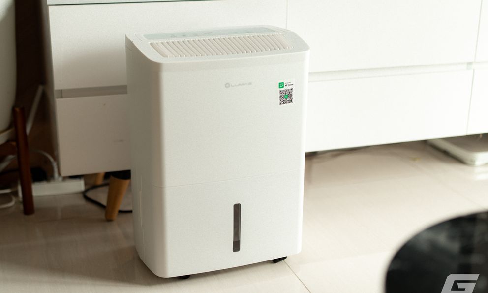 Tôi sắm sẵn máy hút ẩm này để chuẩn bị cho mùa nồm sắp tới, giá không quá rẻ nhưng đảm bảo yên tâm