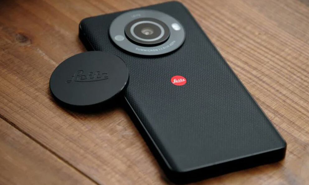 Điện thoại Leica thế hệ 3 kết hợp công nghệ Đức & Nhật, màn đẹp, camera đơn phần cứng 