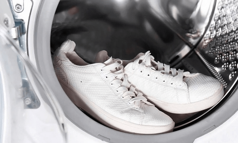 Máy giặt giày mua về rồi bỏ xó: Giải pháp thật ra chỉ nằm ở 2 món đồ nhỏ giá vài chục