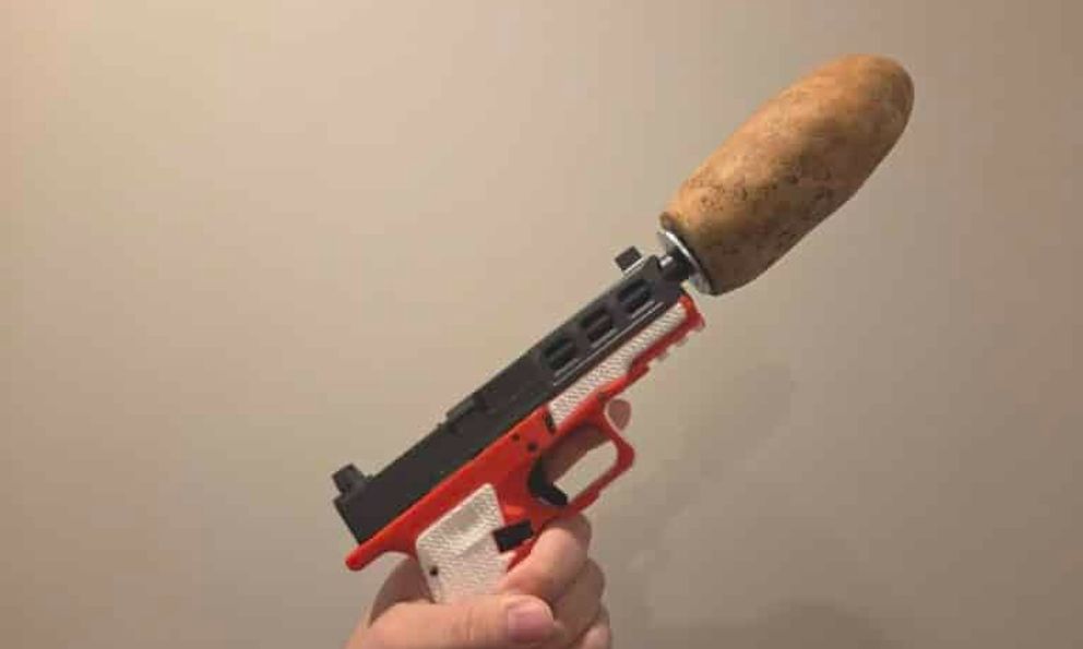 Chuyện thật như đùa tại Mỹ: Củ khoai tây được chính phủ cấp phép trở thành nòng giảm thanh súng 9mm