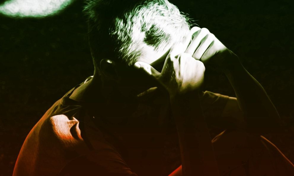 Kiểm soát bệnh tâm thần ổn định suốt nhiều năm, người đàn ông bất ngờ tái phát loạn thần và phải nhập viện vì tin vào 