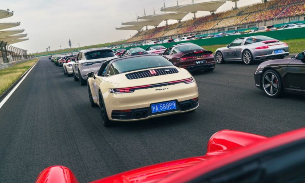 Porsche mạnh tay đóng cửa 30% đại lý tại Trung Quốc để cắt giảm chi phí