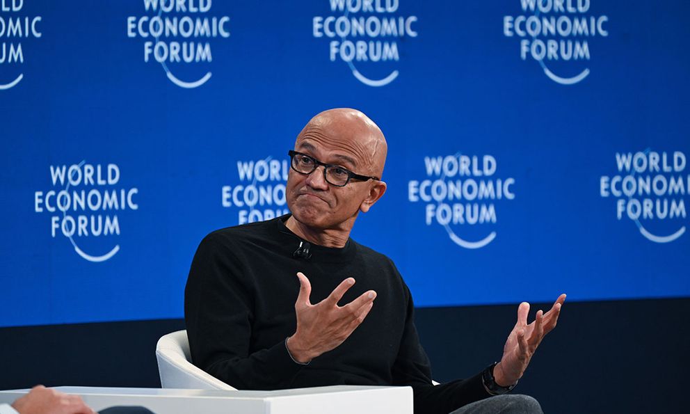 Doanh thu và lợi nhuận vượt dự báo, tại sao cổ phiếu Microsoft sụt giảm kỷ lục, vốn hóa bốc hơi 350 tỷ USD?