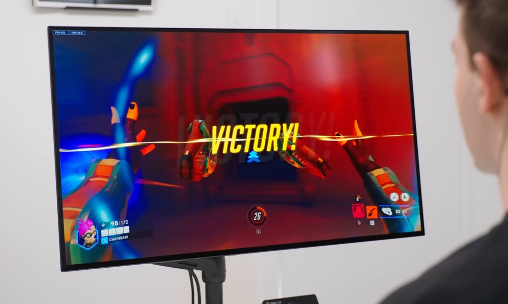 Chơi Overwatch 2 400 giờ trong 2 năm, màn hình OLED chuyên game xịn của LG đã burn in