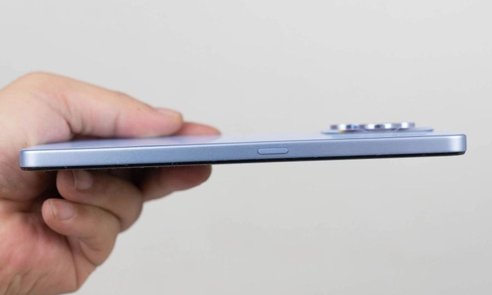 HONOR vừa có điện thoại mới mỏng gọn nhẹ: Chip Snapdragon, pin 7.000mAh, giá sale chỉ 8 triệu đồng