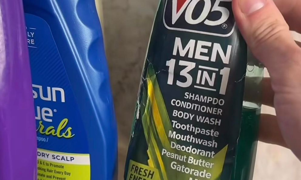 Chai sữa tắm 13 in 1 đang viral: Thực hư món đồ mọi người đàn ông đều cần?