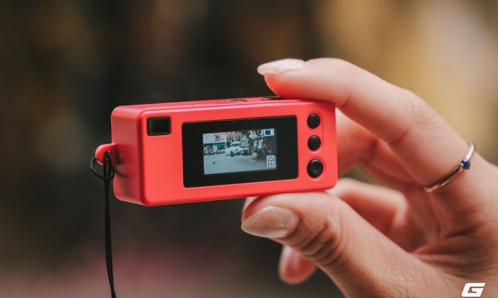 Máy ảnh bé bằng ngón tay cái giá 300.000 đồng - chụp ra ảnh thế nào mà giới trẻ 'phát cuồng