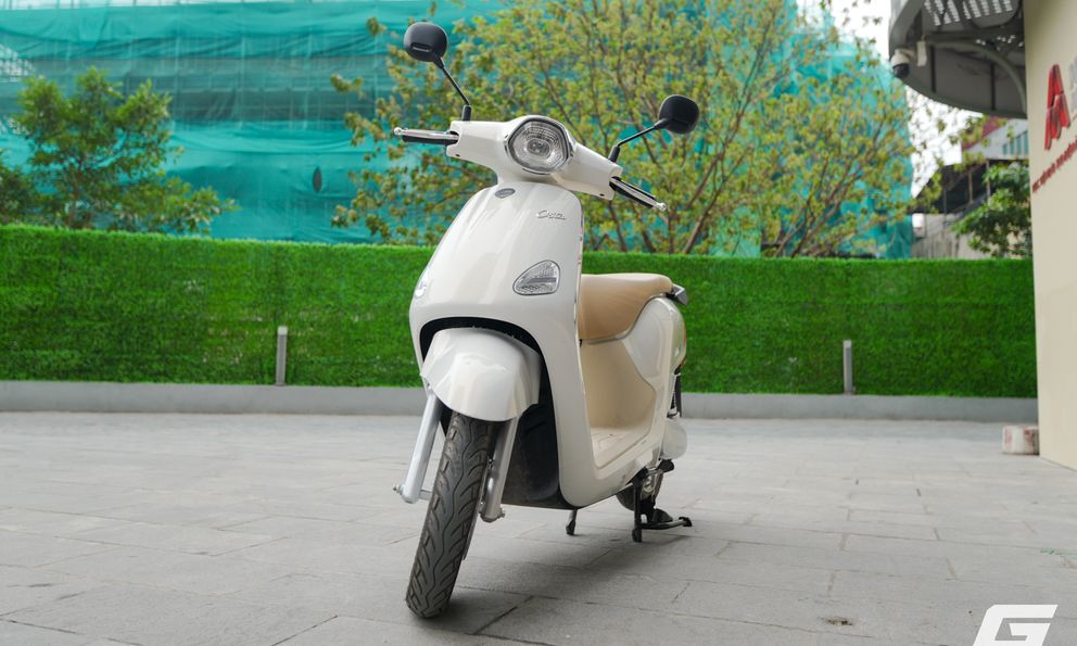 Trải nghiệm Yadea Osta H+: Xe 50cc nhưng nhiều công nghệ xịn, có màn hình chỉ đường, mở khóa từ xa, giá sale dưới 25 triệu