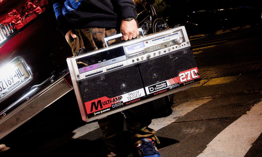 Tua ngược thời gian với chiếc đài cassette công suất 270W này, đủ kết nối cổ tới kim, đặt sớm để nhận 