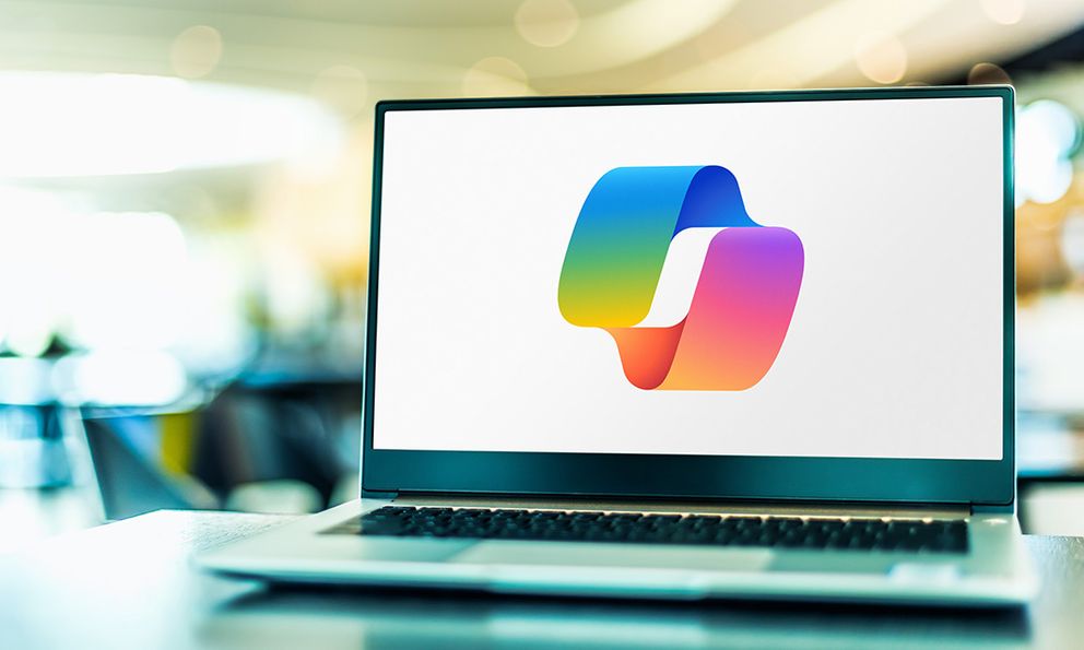 Thu phí từ doanh nghiệp, Microsoft thừa nhận AI Copilot chỉ dùng cho mục đích giải trí, đừng dùng cho việc quan trọng
