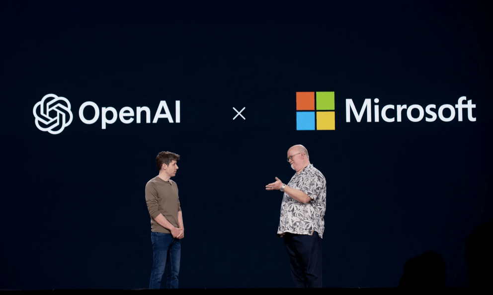 Rót 13 tỷ USD nuôi suốt 7 năm, Microsoft vừa phải chia tay OpenAI trong hòa bình, mất sạch độc quyền chiến lược