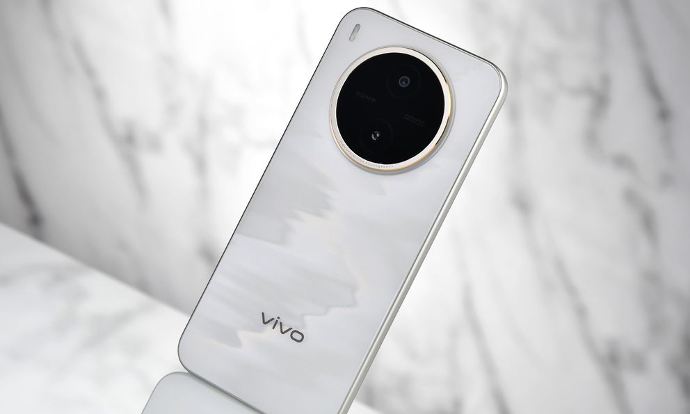 Lại có điện thoại pin 10.200mAh