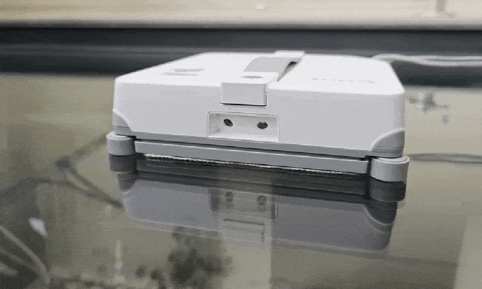 Dùng thử robot lau kính Ecovacs Winbot Mini 2: Nhỏ gọn, dễ dùng, lau tốt nhưng kính quá bẩn thì chưa ổn lắm