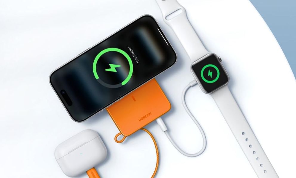 Pin dự phòng tích hợp cáp sạc, màn hình của Ugreen thêm màu mới hợp iPhone 17 Pro, giá khoảng 1 triệu