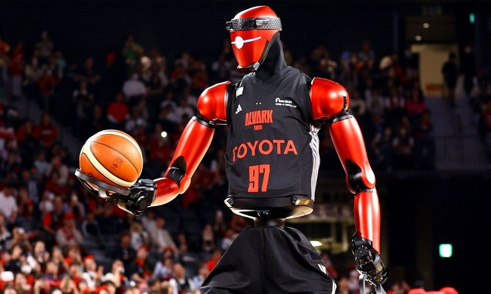 Toyota gây sốt với robot CUE7 cao hơn 2 mét, ném bóng chuẩn xác khiến cả NBA cũng phải dè chừng