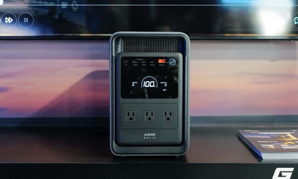 Cận cảnh Anker SOLIX S2000: Trạm điện dự phòng nhỏ như PC mini nhưng chạy tủ lạnh tới 35 giờ