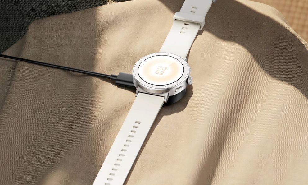 Realme ra mắt Watch S5: Thiết kế khung phẳng lạ mắt, pin tới 16 ngày, Google Gemini có nút bấm riêng, giá ~2.2 triệu