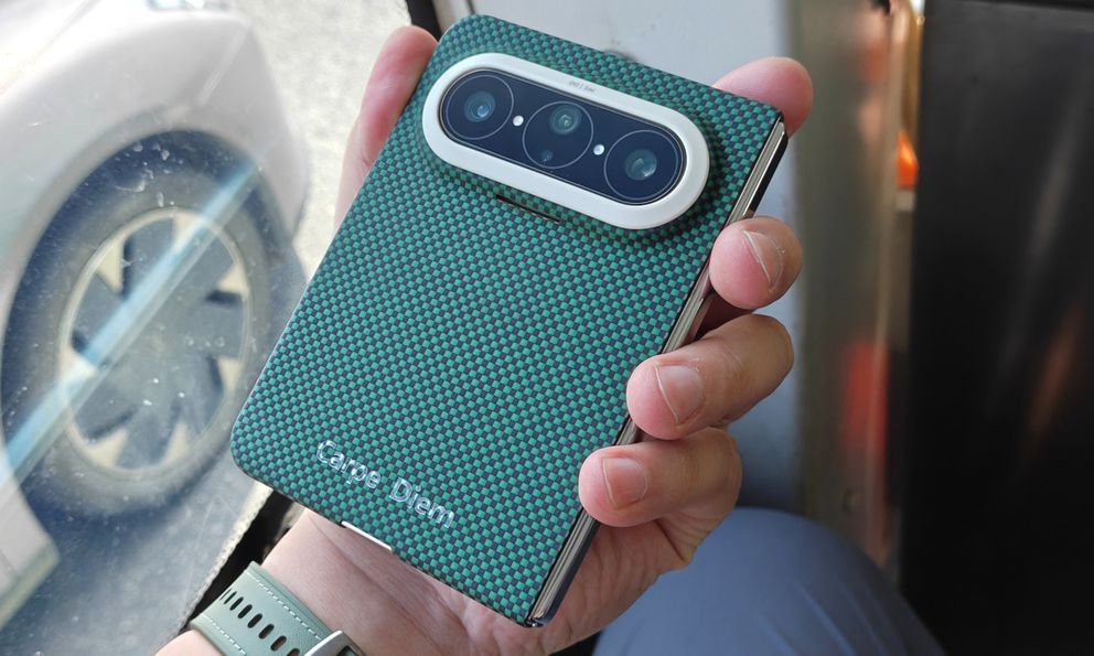 Xiaomi sắp ra mắt máy gập mới lấy cảm hứng từ Huawei và Apple, thêm camera Leica 200MP?