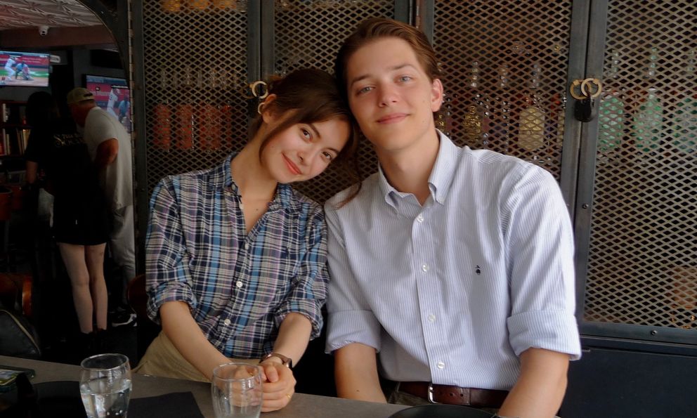 Cặp đôi này viral đến mức bị dân tình nghi là AI
