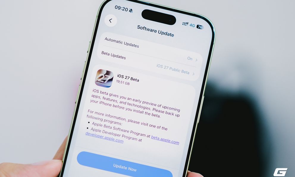 Apple phát hành iOS 27 Public Beta đầu tiên: Siri nâng cấp AI mạnh nhưng không phải ai cũng dùng được