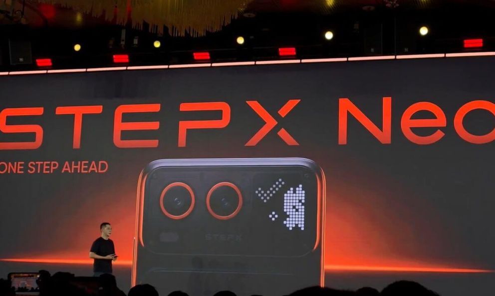 Công ty AI Trung Quốc ra mắt smartphone AI Agentic đầu tiên thế giới: Có thể tự hoàn thành tác vụ phức tạp mà không cần người dùng thao tác từng bước