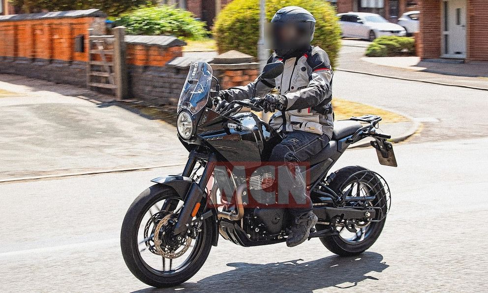 So kè Yamaha Tenere 700, vua phượt Royal Enfield Himalayan 750 lộ diện cùng hàng tá công nghệ