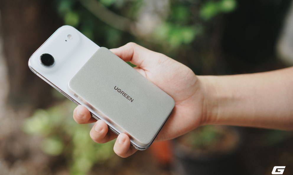 Pin dự phòng siêu mỏng của UGREEN: Màu trắng quá đẹp, sạc MagSafe 15W ngon lành cho iPhone, giá rẻ bằng nửa đồ Xiaomi